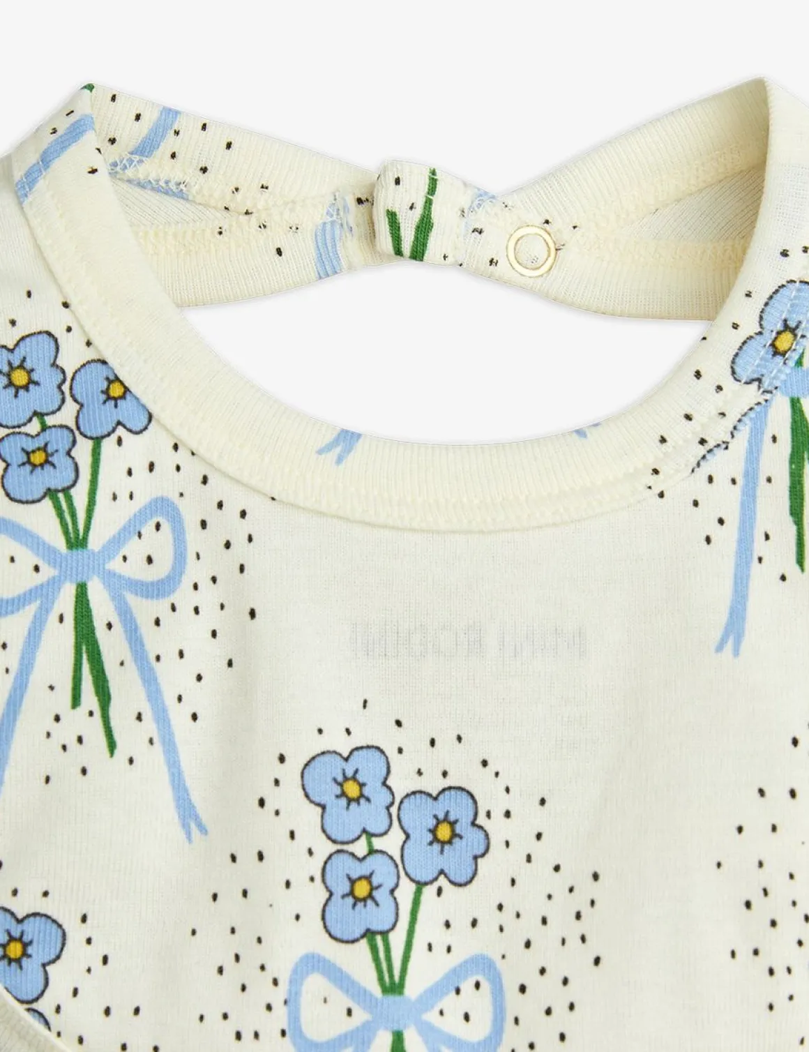 Winter Flowers Bib